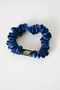 Hair band made of natural 100% silk, blue thin silk[100-shelkovaya-naturalnaya-rozovaya-sorochka-samarkand-silk-kiss-samarkand-xs-32-34-1613.jpg]