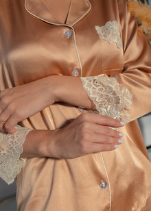 Silk women's pajamas "Geneva". TM "Silk Kiss". Natural 100% silk. Wheat Peach, Size: S[100-shelkovaya-naturalnaya-rozovaya-sorochka-samarkand-silk-kiss-samarkand-xs-32-34-1613.jpg]