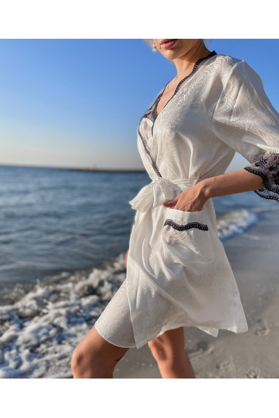 Silk women's nightgown and dressing gown. Shanghai set. TM "Silk Kiss". Shanghai. Natural 100% silk. White, Size: S[100-shelkovaya-naturalnaya-rozovaya-sorochka-samarkand-silk-kiss-samarkand-xs-32-34-1613.jpg]