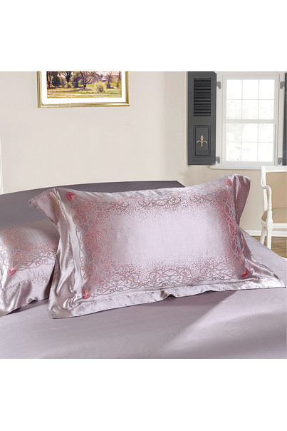 розовая шелковая постель