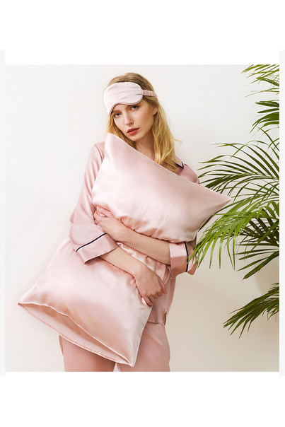 Pillowcase made of 100% natural silk. Pink 22 mmi[100-shelkovaya-naturalnaya-rozovaya-sorochka-samarkand-silk-kiss-samarkand-xs-32-34-1613.jpg]