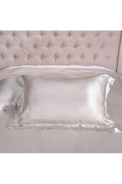 Bed linen made of natural silk blue, soft pink. Shimmer of dawn[100-shelkovaya-naturalnaya-rozovaya-sorochka-samarkand-silk-kiss-samarkand-xs-32-34-1613.jpg]