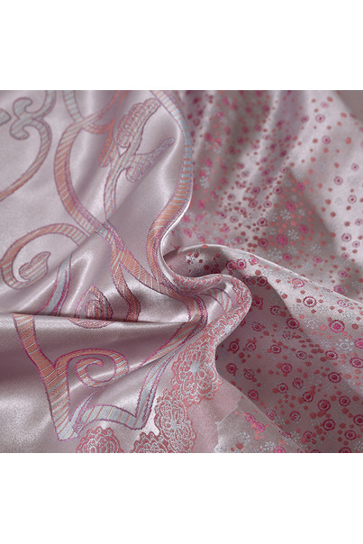 шелковая постель с рисунком