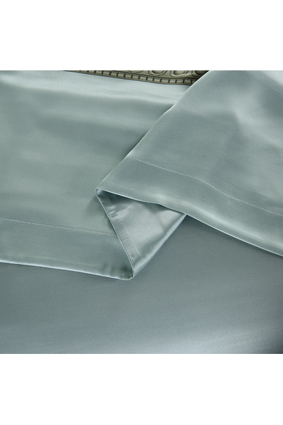 блакитний шовковий комплект