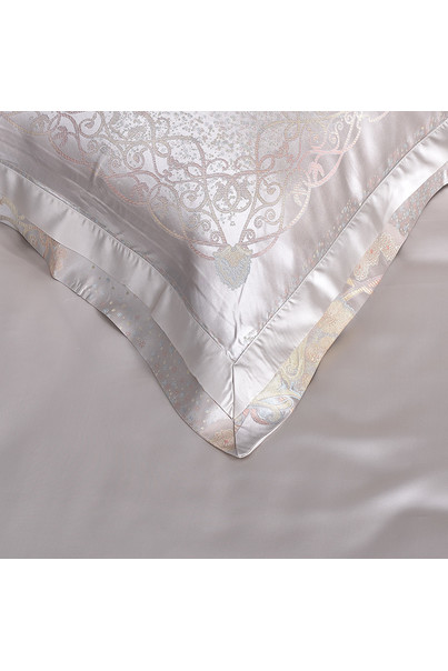 Bed linen made of natural silk blue, soft pink. Shimmer of dawn[100-shelkovaya-naturalnaya-rozovaya-sorochka-samarkand-silk-kiss-samarkand-xs-32-34-1613.jpg]