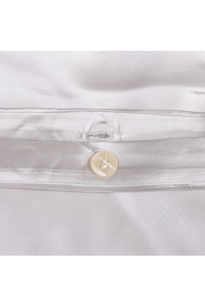 Bed linen made of natural silk blue, soft pink. Shimmer of dawn[100-shelkovaya-naturalnaya-rozovaya-sorochka-samarkand-silk-kiss-samarkand-xs-32-34-1613.jpg]