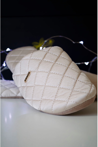 Тапочки молочные. TM "Silk Kiss". Ткань 100% натуральный шелк, Цвет: Белый, Размер обуви: 37-38 (S), изображение 5 Тапочки молочные. TM "Silk Kiss". Ткань 100% натуральный шелк, Цвет: Белый, Размер обуви: 37-38 (S), изображение 5