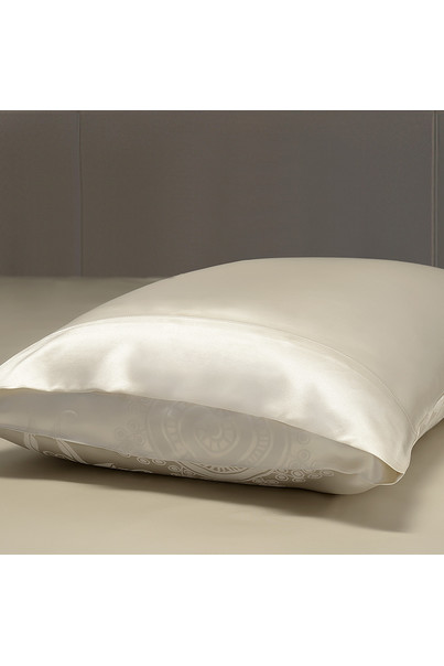 Set of bed linen made of natural silk "Exquisite ivory" 100% silk[100-shelkovaya-naturalnaya-rozovaya-sorochka-samarkand-silk-kiss-samarkand-xs-32-34-1613.jpg]