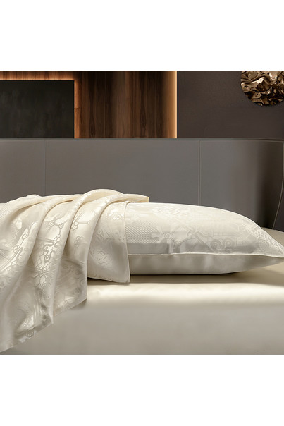 Set of bed linen made of natural silk "Exquisite ivory" 100% silk[100-shelkovaya-naturalnaya-rozovaya-sorochka-samarkand-silk-kiss-samarkand-xs-32-34-1613.jpg]