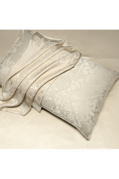 Set of bed linen made of natural silk "Exquisite ivory" 100% silk[100-shelkovaya-naturalnaya-rozovaya-sorochka-samarkand-silk-kiss-samarkand-xs-32-34-1613.jpg]