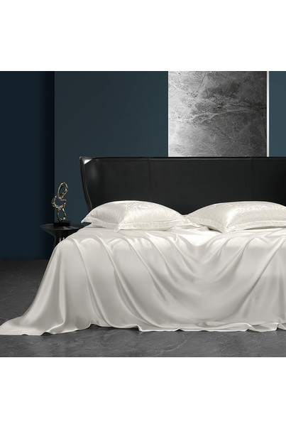 Silk bed linen set. Lactic. 100% natural silk[100-shelkovaya-naturalnaya-rozovaya-sorochka-samarkand-silk-kiss-samarkand-xs-32-34-1613.jpg]