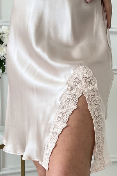 Silk slip "Monaco", beige. TM "Silk Kiss". 100% natural silk, Size: L[100-shelkovaya-naturalnaya-rozovaya-sorochka-samarkand-silk-kiss-samarkand-xs-32-34-1613.jpg]