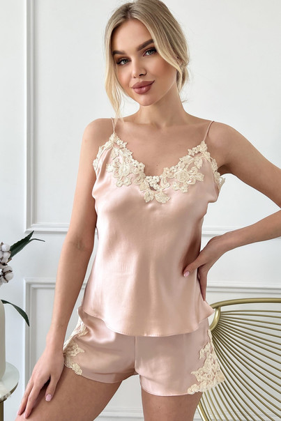 Silk top and shorts. Pajama set "Riga" beige. TM "Silk Kiss". Natural 100% silk, Size: M[100-shelkovaya-naturalnaya-rozovaya-sorochka-samarkand-silk-kiss-samarkand-xs-32-34-1613.jpg]