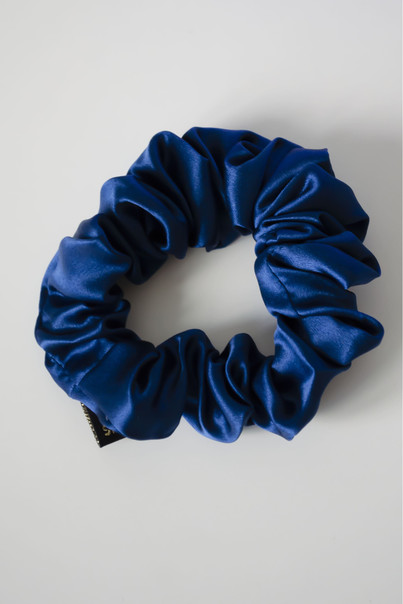 Гумка для волосся з натурального 100% шовку, синя шовкова[100-shelkovaya-naturalnaya-rozovaya-sorochka-samarkand-silk-kiss-samarkand-xs-32-34-1613.jpg]