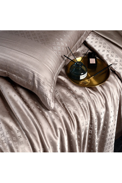 Постільна білизна шовкова, з натурального шовку. Підковдра, простирадло, 2 наволочки. Бежевий. Карамель під зірками. Silk Kiss[100-shelkovaya-naturalnaya-rozovaya-sorochka-samarkand-silk-kiss-samarkand-xs-32-34-1613.jpg]