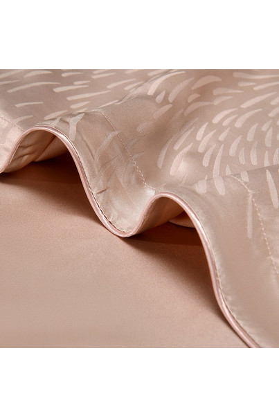 Silk pillowcase made of natural silk. Playful mother-of-pearl. Peach with a pattern. Silk Kiss. ​​Size 50 x 70 cm[100-shelkovaya-naturalnaya-rozovaya-sorochka-samarkand-silk-kiss-samarkand-xs-32-34-1613.jpg]