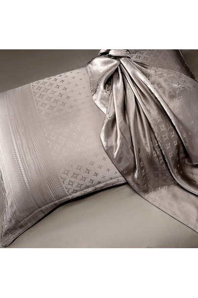 Постільна білизна шовкова, з натурального шовку. Підковдра, простирадло, 2 наволочки. Бежевий. Карамель під зірками. Silk Kiss[100-shelkovaya-naturalnaya-rozovaya-sorochka-samarkand-silk-kiss-samarkand-xs-32-34-1613.jpg]