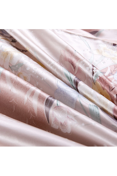 Silk pillowcase made of 100% natural silk. Pink. Silk Kiss Kiss of flowers. Size 50 x 70 cm[100-shelkovaya-naturalnaya-rozovaya-sorochka-samarkand-silk-kiss-samarkand-xs-32-34-1613.jpg]