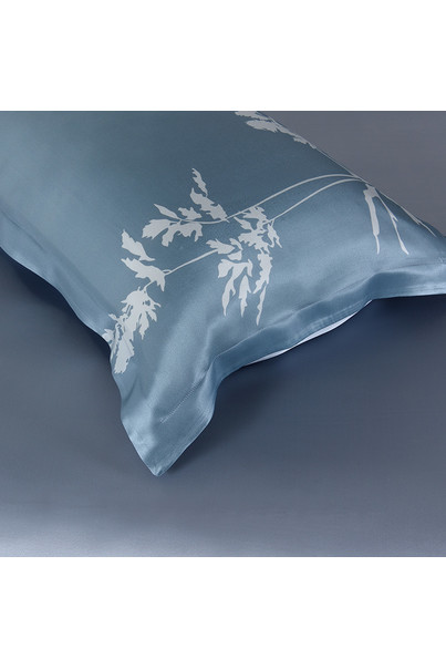 Silk pillowcase made of 100% natural silk. Gentle coolness. Size 50*70 cm[100-shelkovaya-naturalnaya-rozovaya-sorochka-samarkand-silk-kiss-samarkand-xs-32-34-1613.jpg]