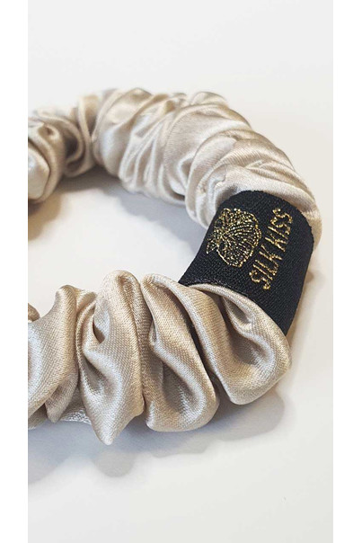 Резинка для волос из натурального 100% шелка. Цвет бежевый. Silk Kiss, изображение 3
