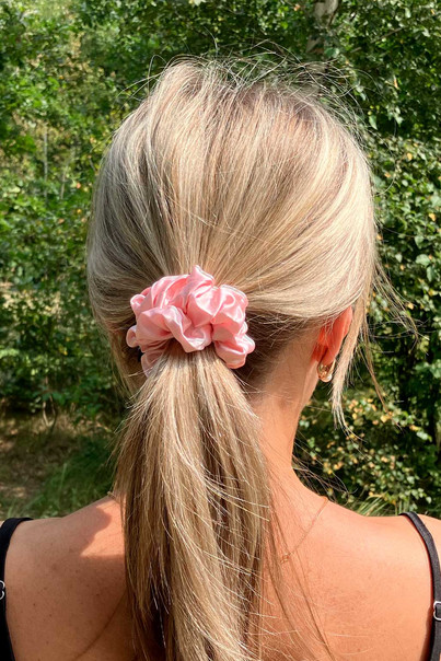 Hair elastic made of 100% natural silk, wide. Color pink. Silk Kiss[100-shelkovaya-naturalnaya-rozovaya-sorochka-samarkand-silk-kiss-samarkand-xs-32-34-1613.jpg]