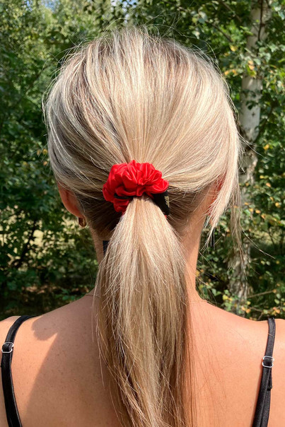 Гумка для волосся з натурального 100% шовку, червона тонка шовкова[100-shelkovaya-naturalnaya-rozovaya-sorochka-samarkand-silk-kiss-samarkand-xs-32-34-1613.jpg]