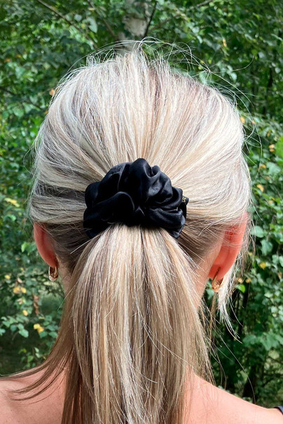 Гумка для волосся з натурального 100% шовку, чорна[100-shelkovaya-naturalnaya-rozovaya-sorochka-samarkand-silk-kiss-samarkand-xs-32-34-1613.jpg]